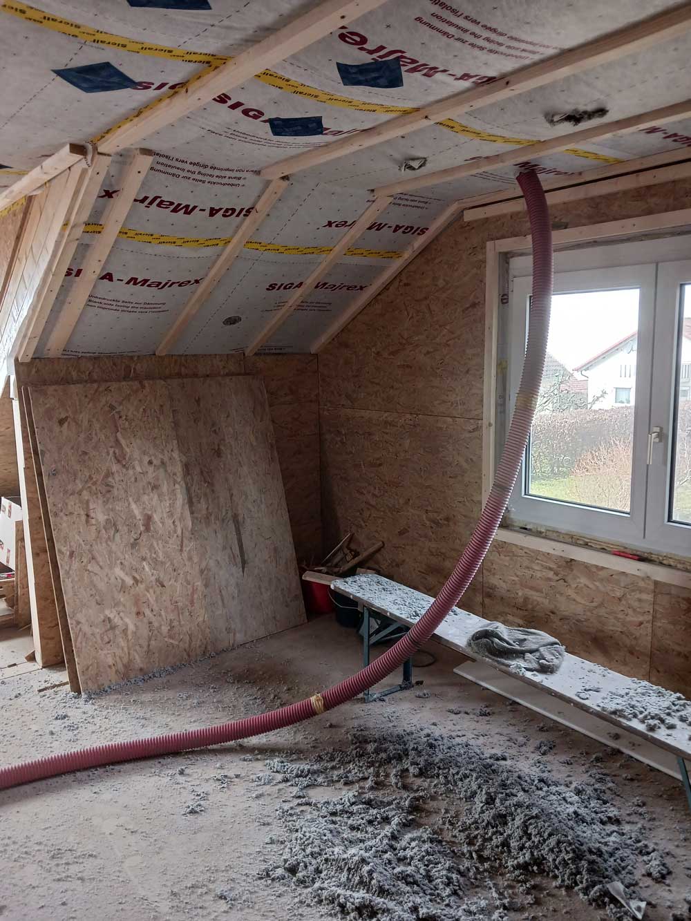 Dämmen-mit-Zellulosetechnik